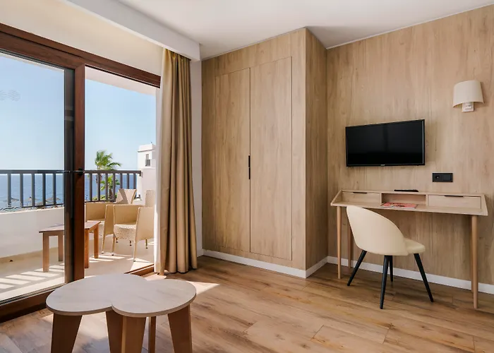 Alua Suites Las Rocas