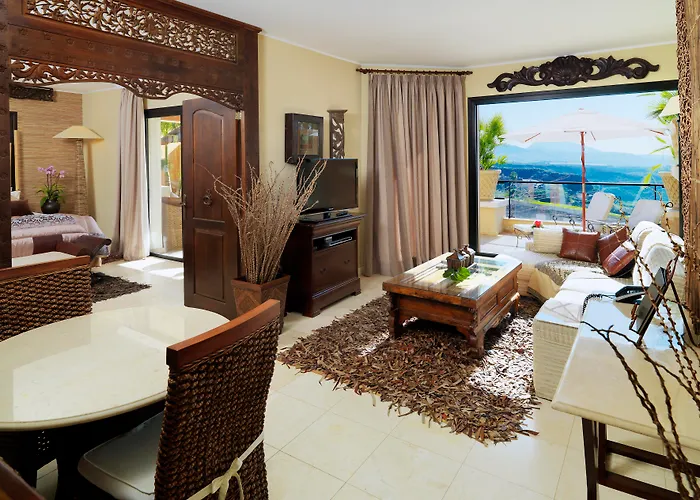 Royal Garden Villas, Luxury Hotel