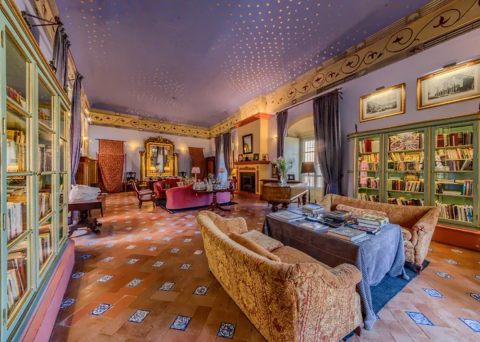 Casa Palacio De Carmona