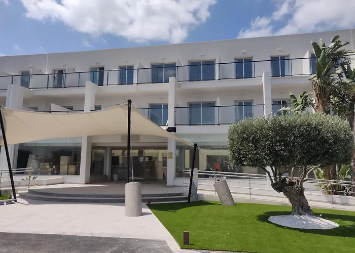 Cabogata Beach Hotel