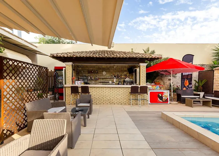 Oasis Hotel