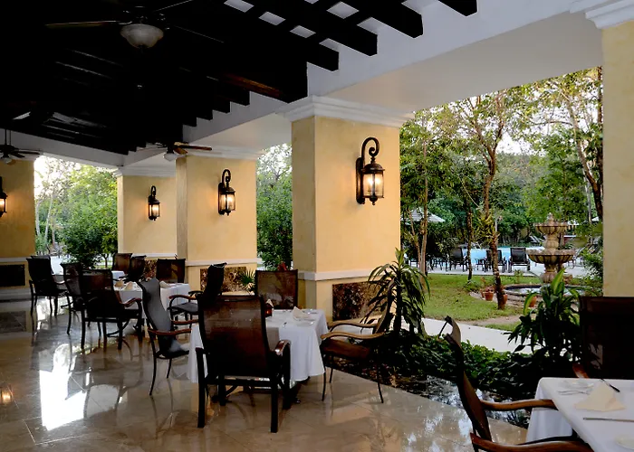 Courtyard By Marriott Cancun Airport