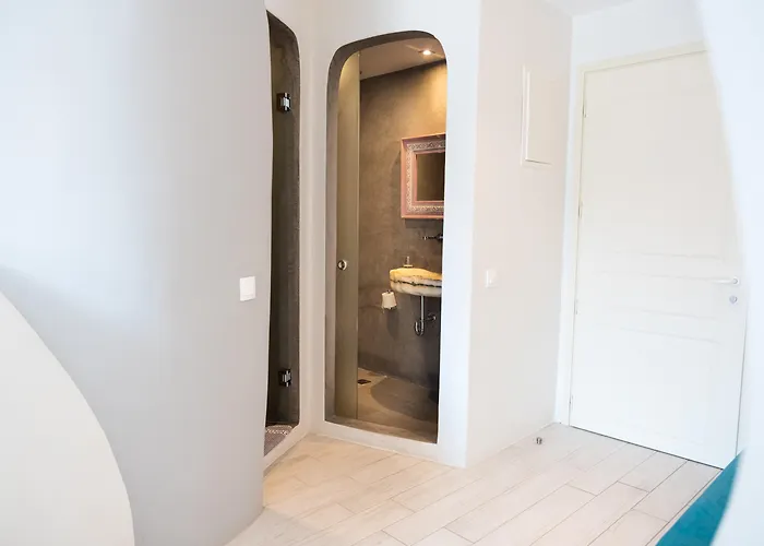 Aloni Hotel&Suites