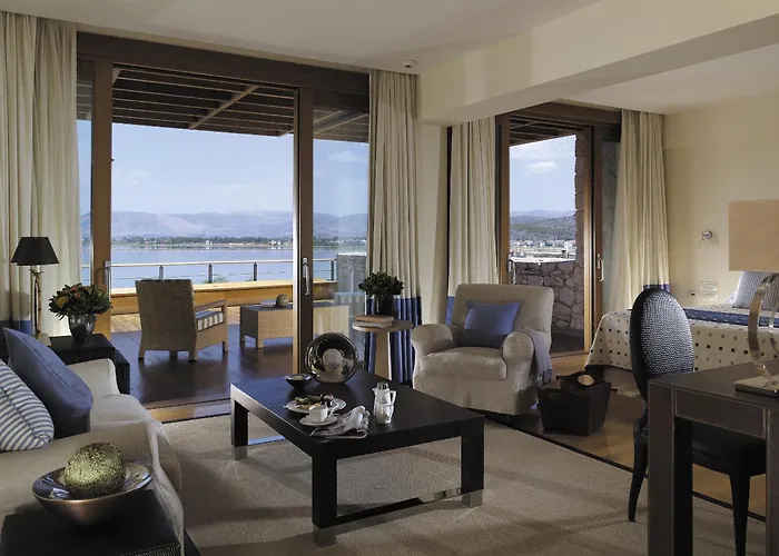 Amphitryon Hotel