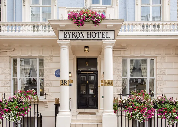 Byron Hotel