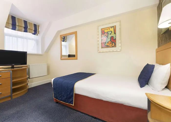 Ramada Crawley-Gatwick