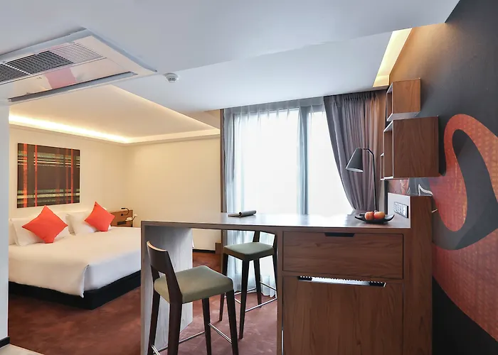 Rakyim Siam - Sukhumvit 15