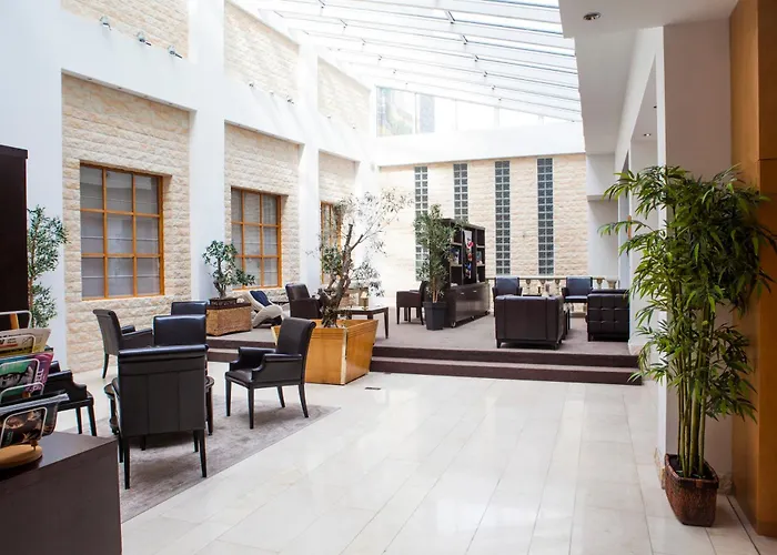 Progress Hotel
