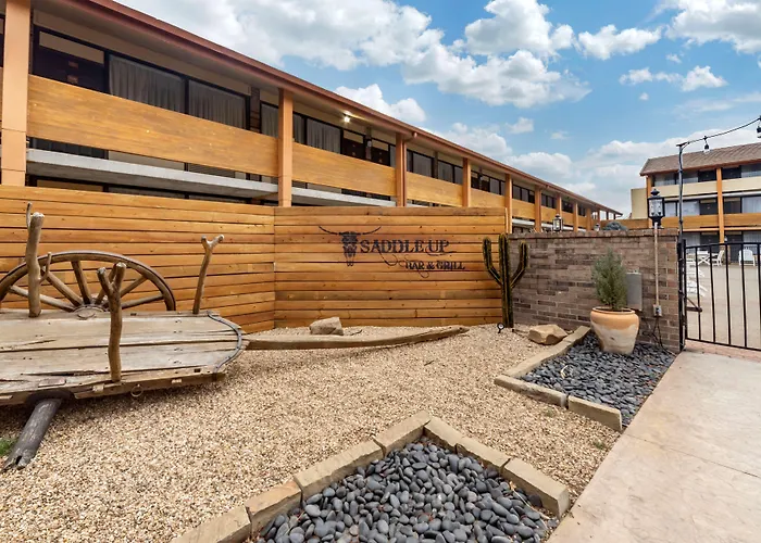 Best Western Plus Saddleback Inn And Conference Center