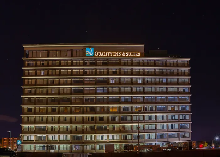 Quality Inn & Suites Cincinnati Downtown Area
