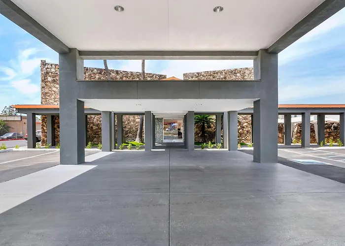 Clarion Pointe Fresno Near Yosemite