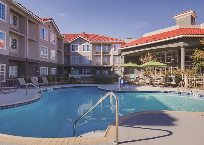 La Quinta Inn & Suites By Wyndham Austin Near The Domain