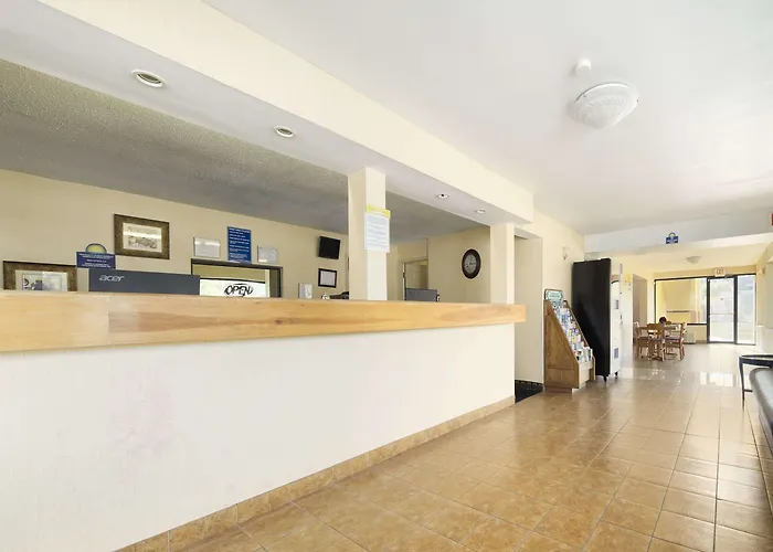 Days Inn By Wyndham Brunswick/St. Simons Area