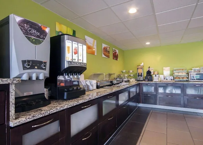 Quality Inn & Suites Airport