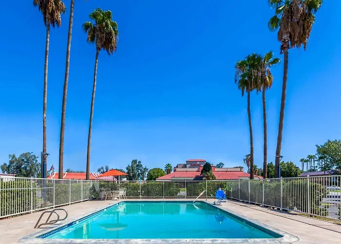Super 8 By Wyndham Bakersfield/Central