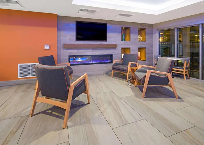 La Quinta By Wyndham Orange County Airport