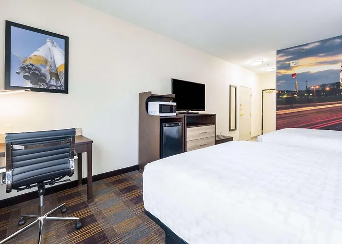 Clarion Pointe Madison-Huntsville