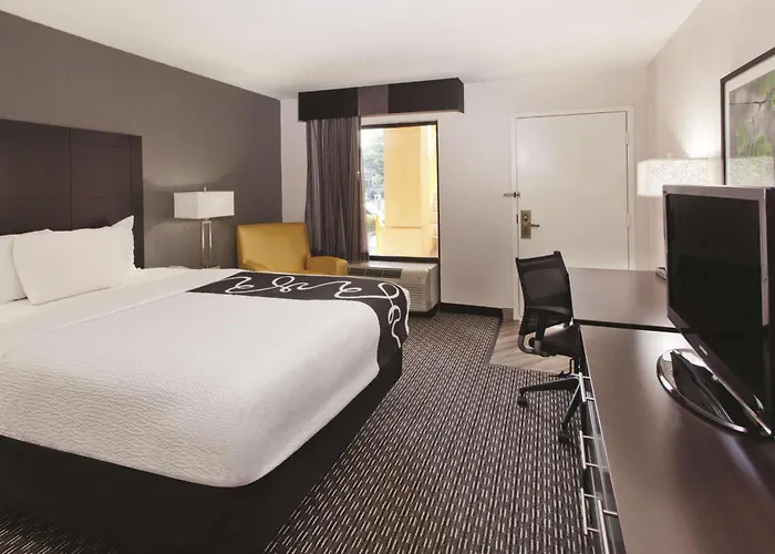 La Quinta Inn & Suites By Wyndham Charleston Riverview