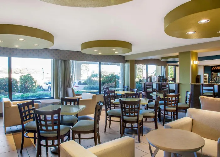 Oakland Airport Arena Hotel