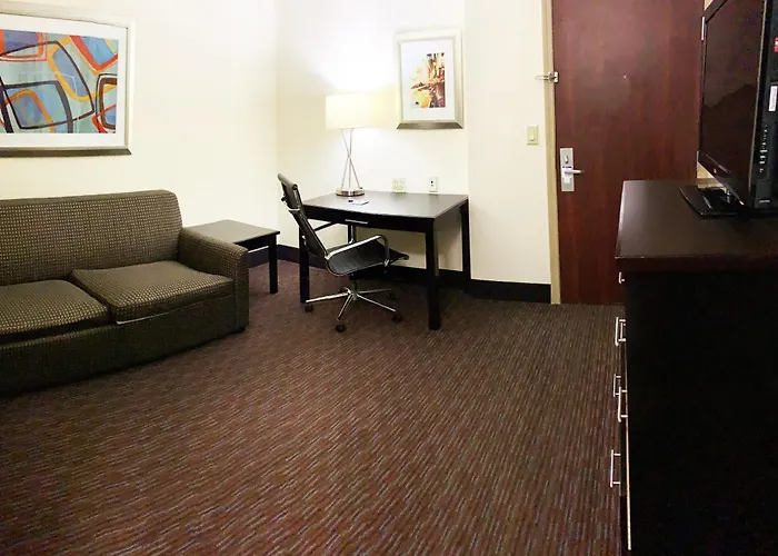 Holiday Inn Express Hotel & Suites Gainesville By Ihg
