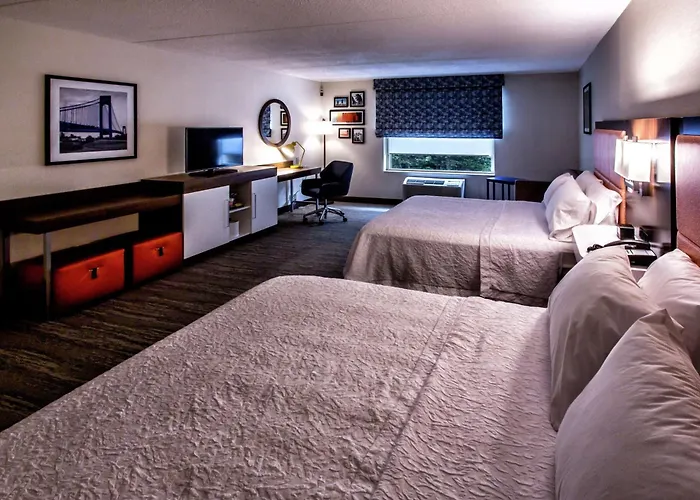 Hampton Inn & Suites Staten Island