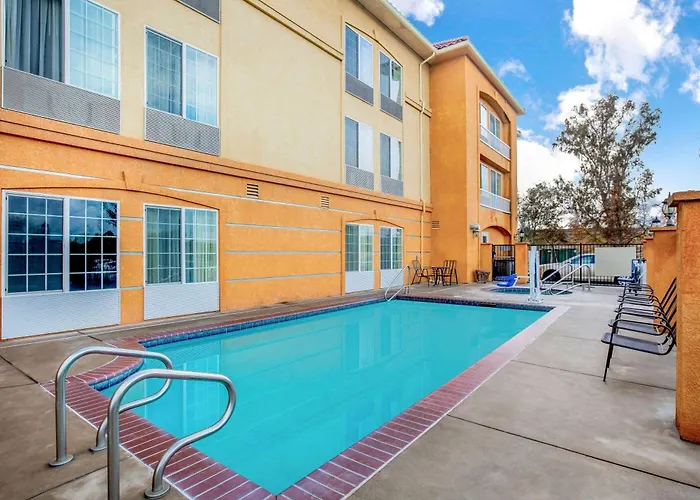 La Quinta By Wyndham Fowler