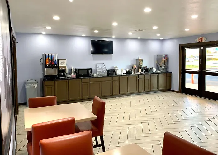 Super 8 By Wyndham - Canton, Texas