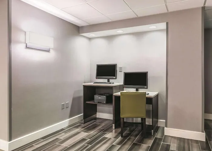 La Quinta By Wyndham Dallas Plano West