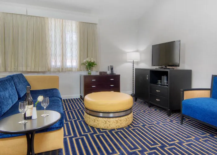 Best Western Plus Palm Court Hotel