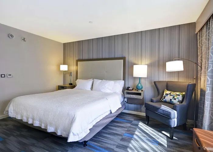 Hampton Inn & Suites Los Angeles Burbank Airport