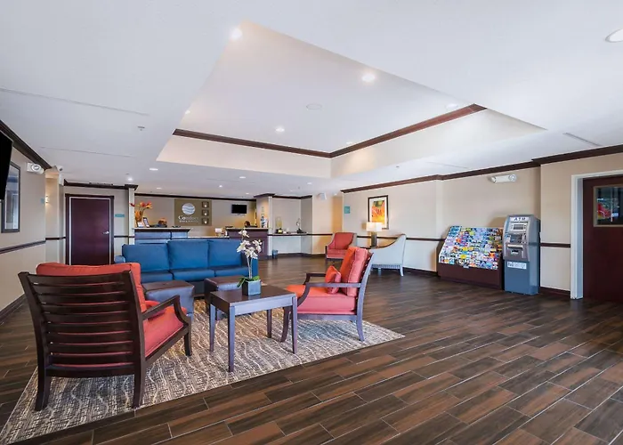 Comfort Inn & Suites Maingate South