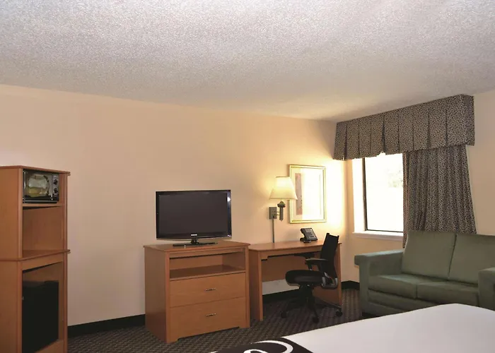 La Quinta By Wyndham Tampa Fairgrounds - Casino
