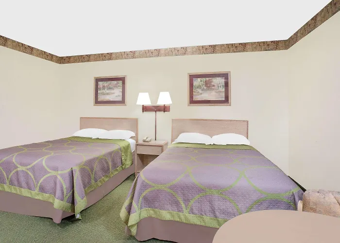 Super 8 By Wyndham Monticello