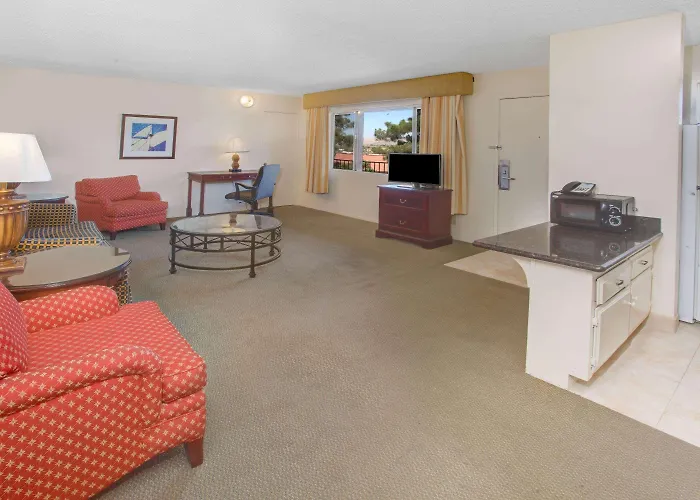 Travelodge Inn & Suites By Wyndham Yucca Valley/Joshua Tree