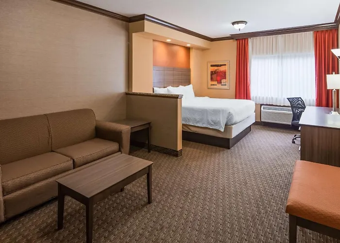 Best Western Plus North Canton Inn & Suites