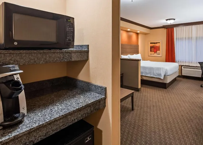 Best Western Plus North Canton Inn & Suites