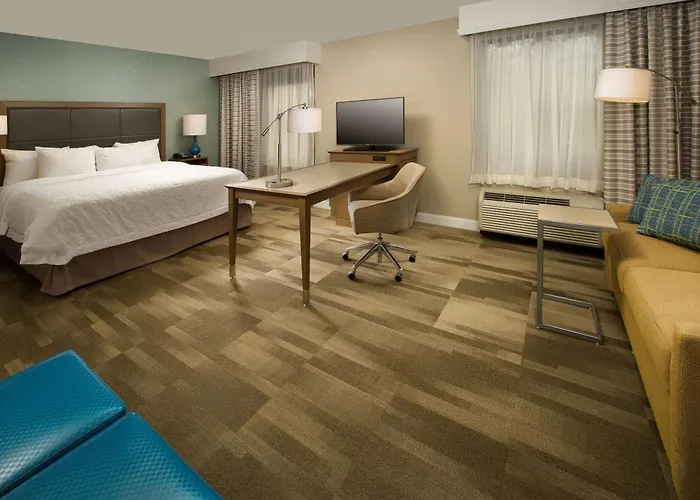 Hampton Inn & Suites Syracuse/Carrier Circle