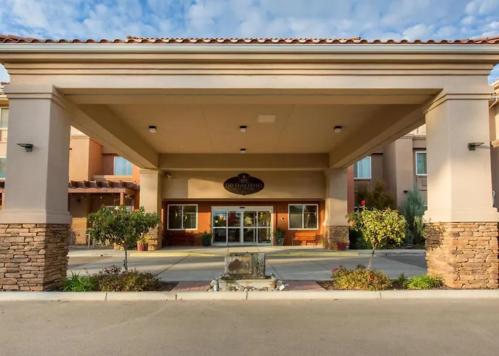 The Oaks Hotel & Suites
