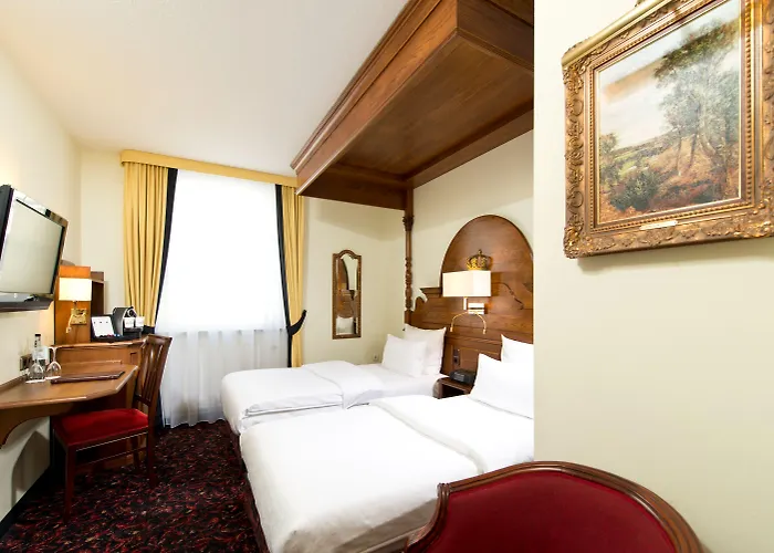 King'S Hotel First