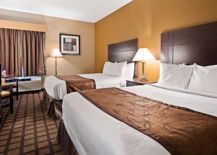 Best Western Plaza Hotel Saugatuck