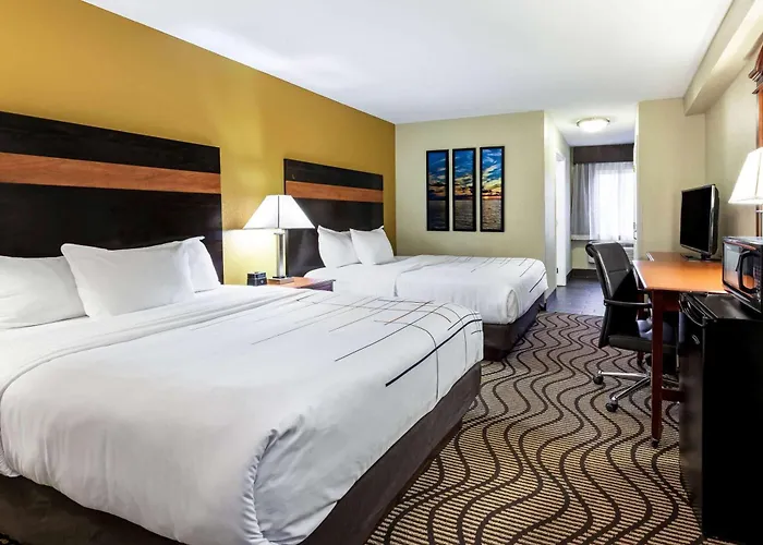 La Quinta Inn By Wyndham Sandusky Near Cedar Point