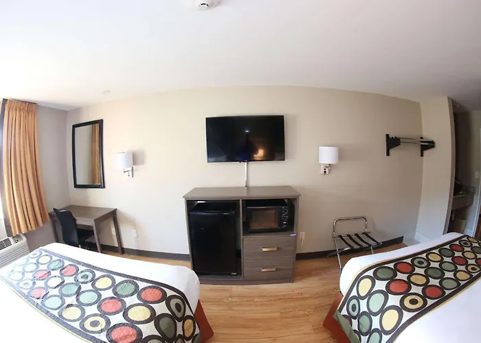 Super 8 By Wyndham Portsmouth