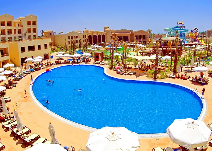 Coral Sea Aqua Club Resort