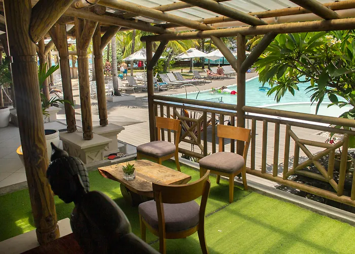 Le Peninsula Bay Beach Resort & Spa