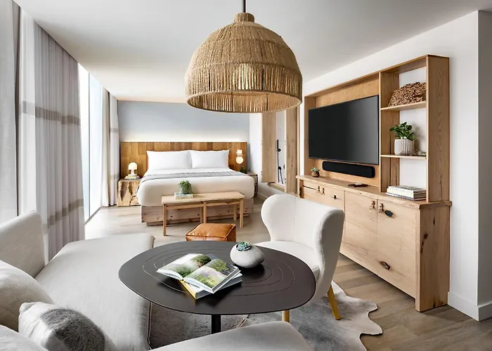 1 Hotel Toronto