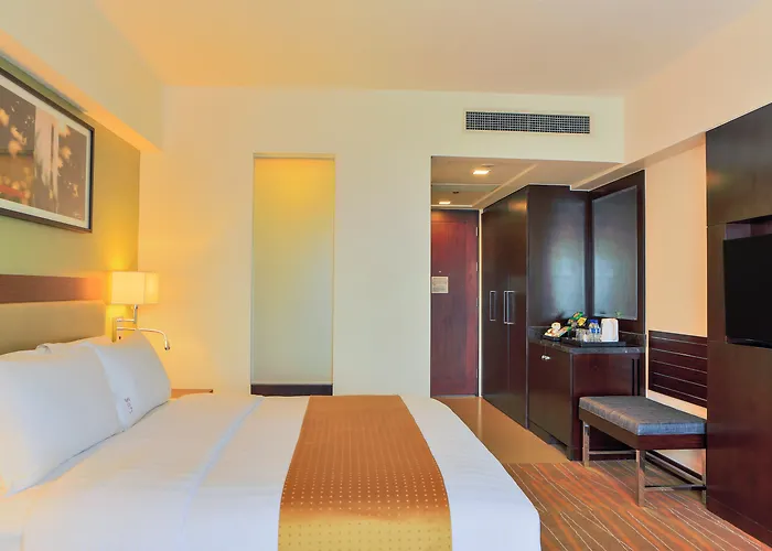Holiday Inn & Suites Makati By Ihg