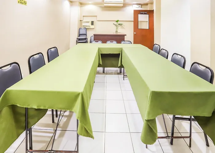 Oyo 210 Apple Tree Suites