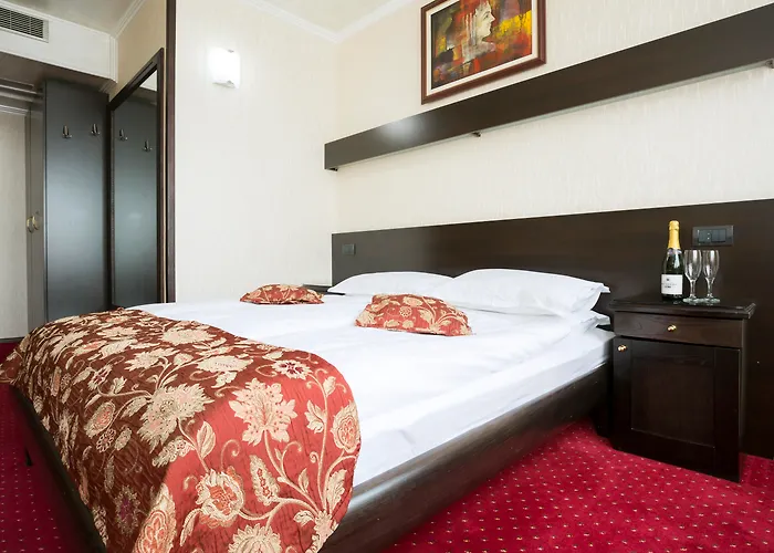 Prezident Hotel Novi Sad - Outdoor Pool & Spa