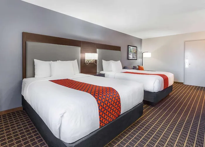 La Quinta By Wyndham Rockford