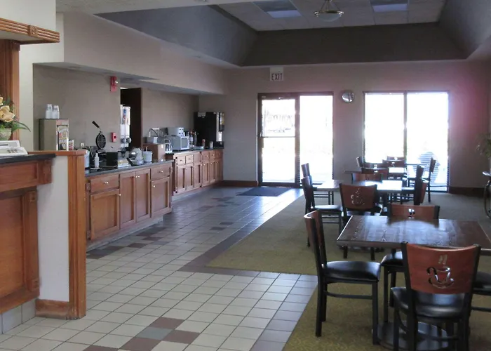 Super 8 By Wyndham Manchester Tn